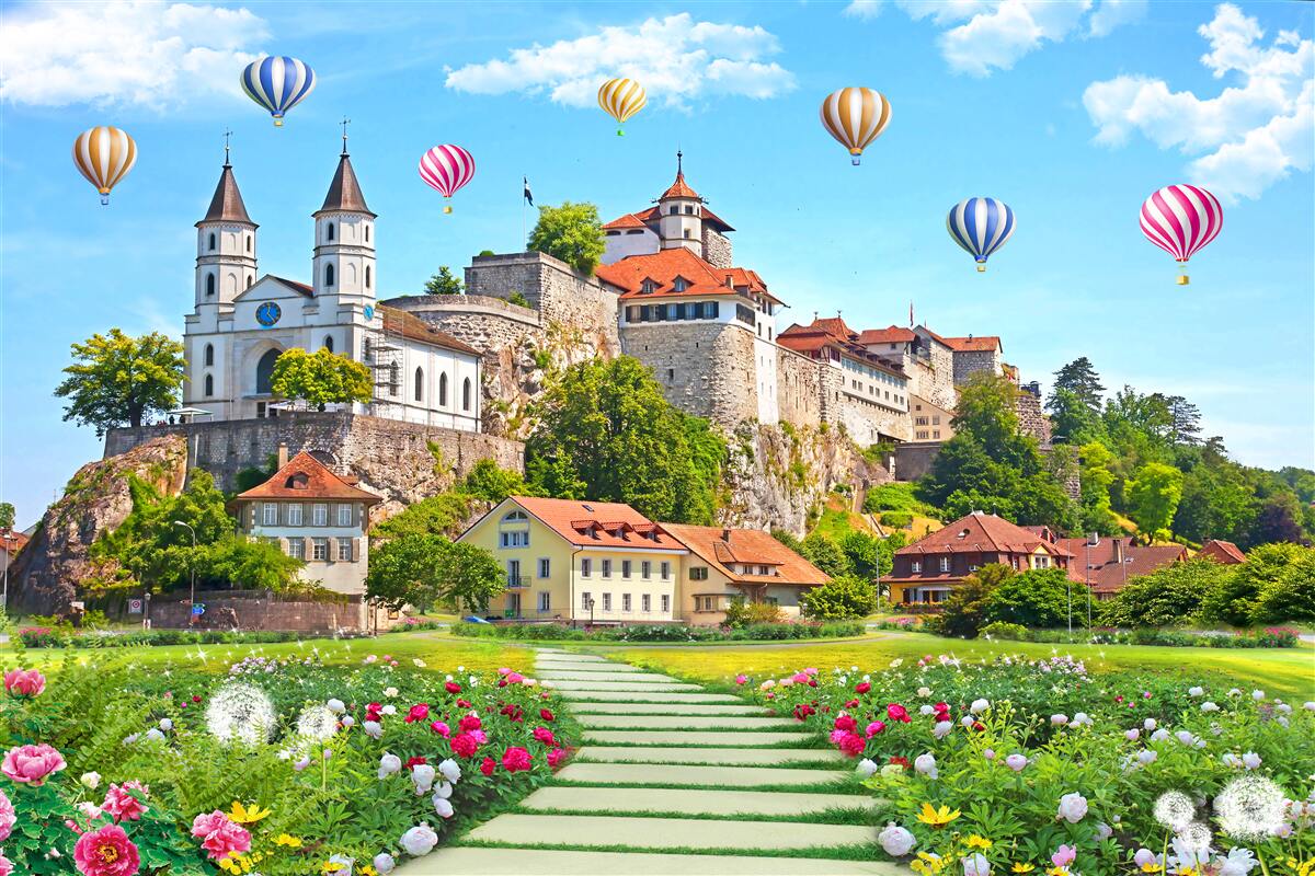 Fototapeta wielokolorowe balony latają wysoko nad dachami miast