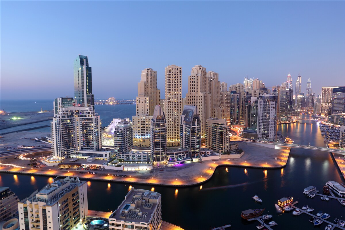 Fototapeta zachód słońca nad dubajem