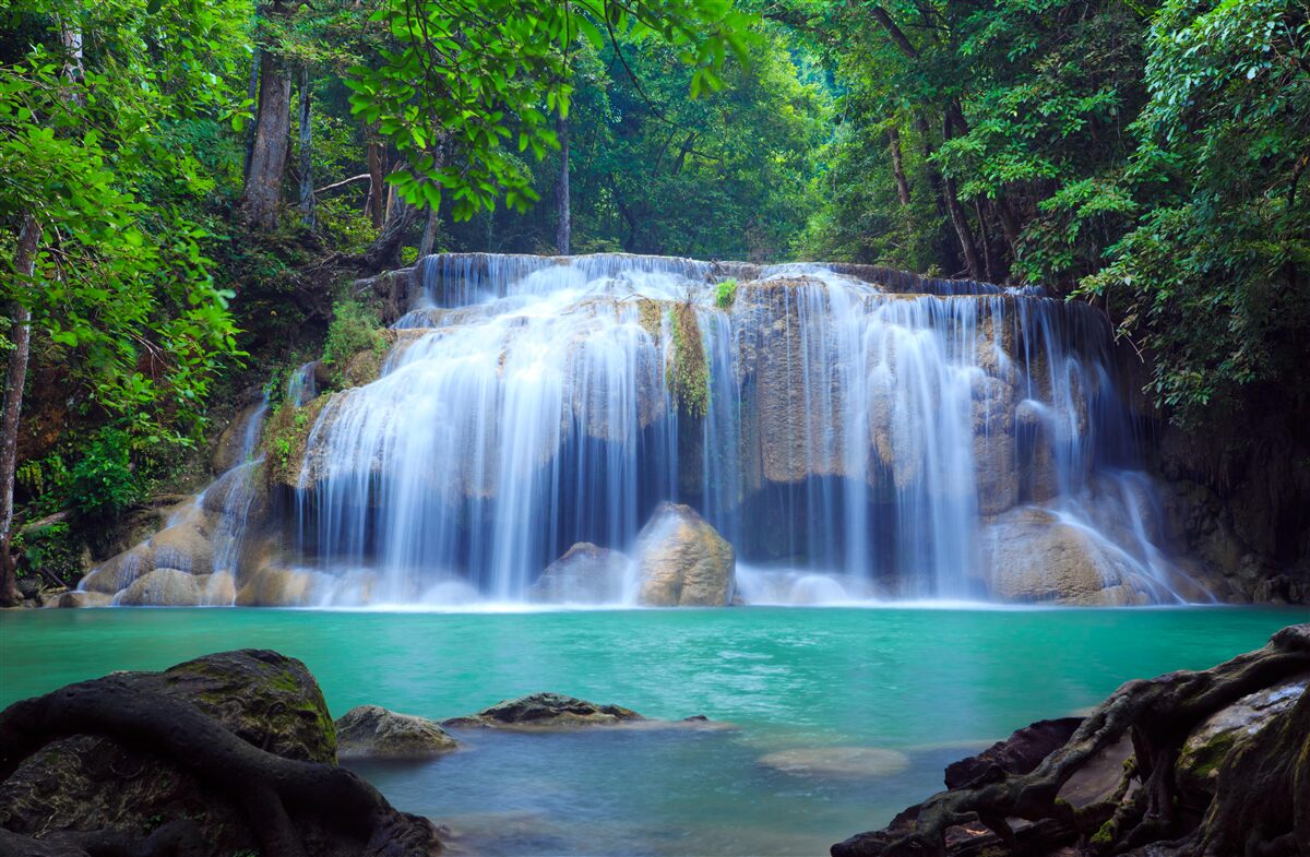 Fototapeta wodospad erawan w kanchanaburi w tajlandii