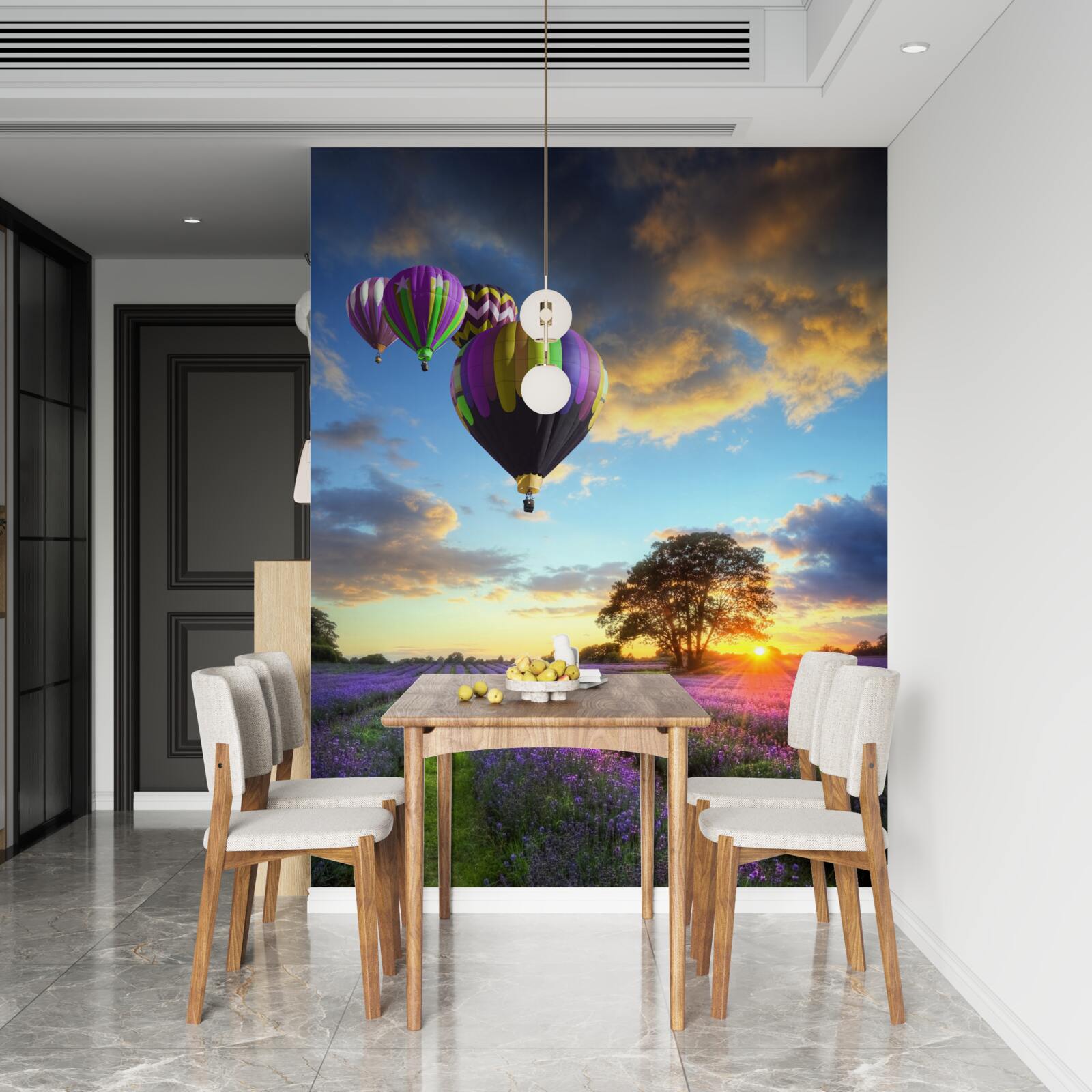 Fototapeta jasny balon na ogrzane powietrze unoszący się nad polem lawendy