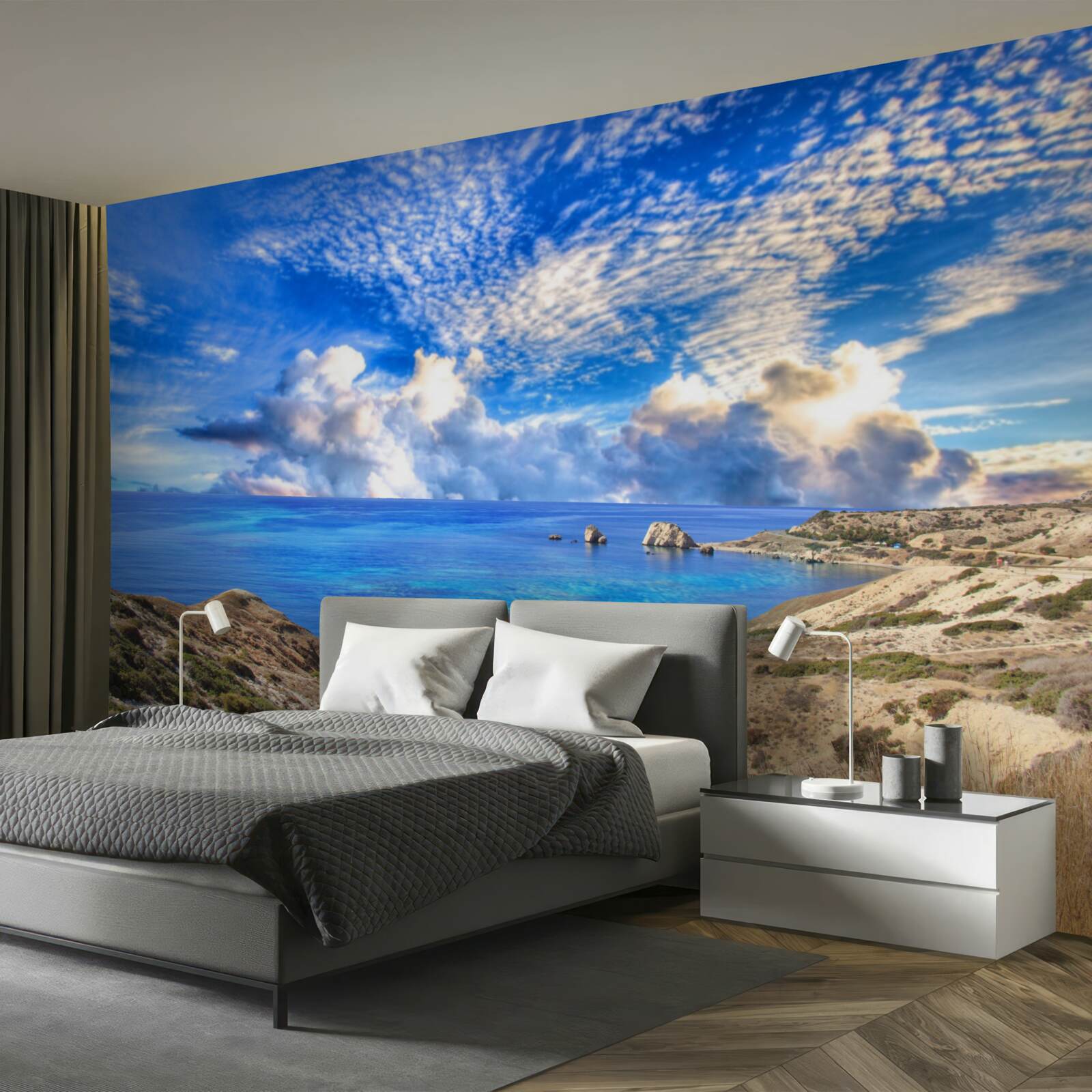 Fototapeta chmury cirrus na horyzoncie w miejscu styku lądu i oceanu